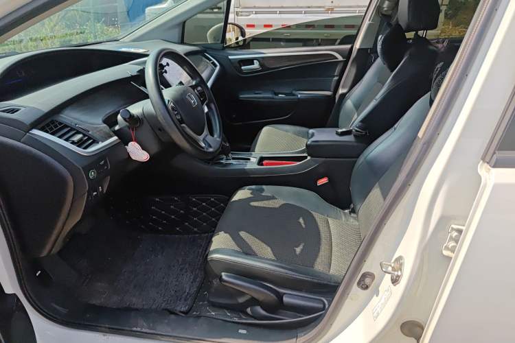 Used Honda Jade 2017 1.8L automatic Comfort version 5 seats
