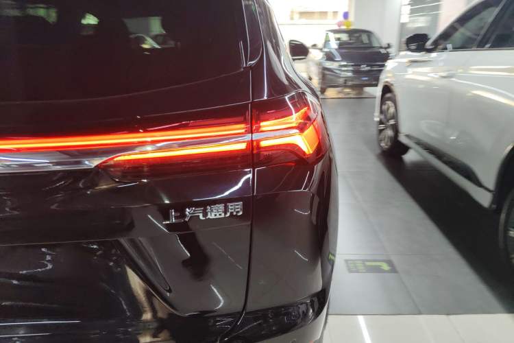 Used Buick Envision 2024 Encore Plus 28T Two-Wheel Drive Luxury Edition
