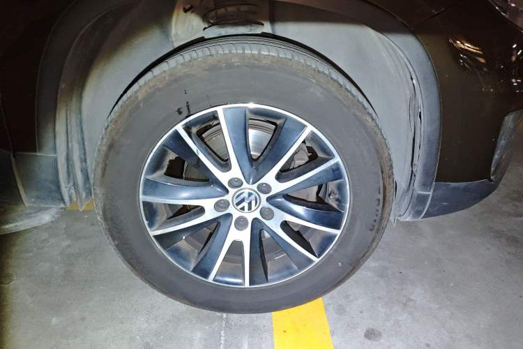 Used Volkswagen Tiguan L 2013 1.8TSI Automatic Two-Wheel Drive Luxury Model
