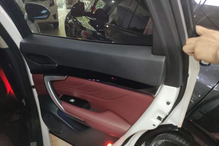 Used Wey VV7 2017 2.0T Flagship Edition
