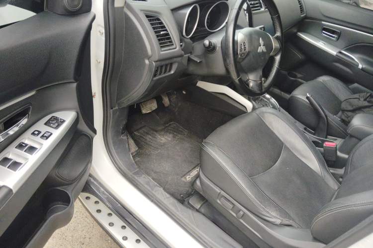 Used Mitsubishi ASX 2016 2.0L CVT Two-Wheel Drive Navigation Edition
