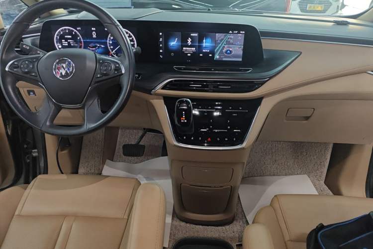 Used Buick GL8 2021 ES Landtrek 653T Luxury Model
