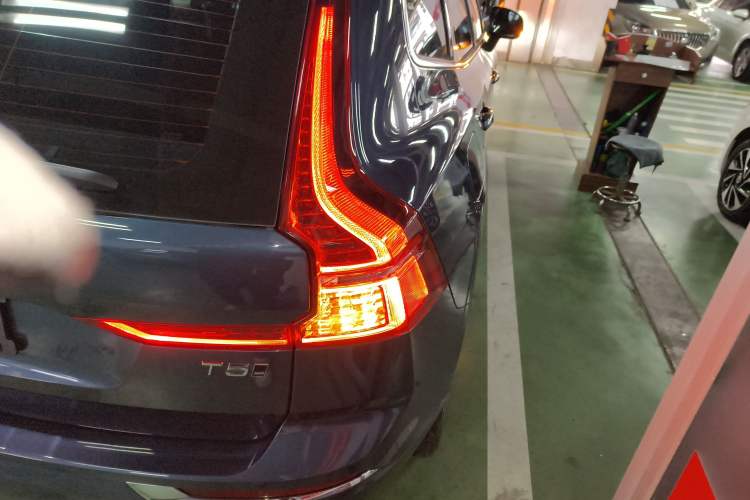 Used Volvo XC60 2021 T5 4x4 Smart Luxury Edition