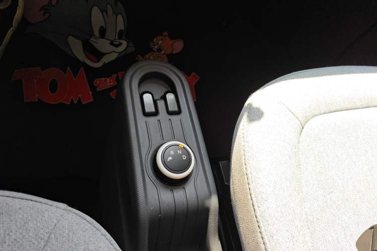 Used Wuling Hongguang MINIEV 2022 Macaron Premium Model – Lithium Ternary Battery
