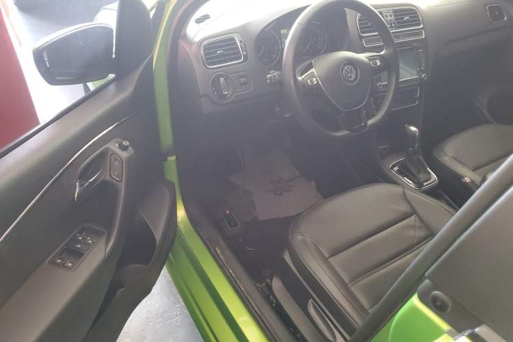 Used Volkswagen Polo 2014 1.6L Automatic Luxury Edition
