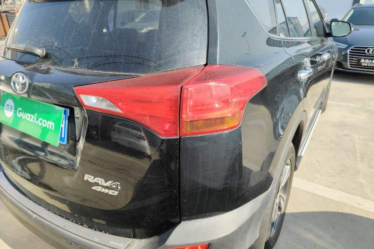 Used Toyota RAV4 2015 2.0L CVT Four-Wheel Drive New Edition
