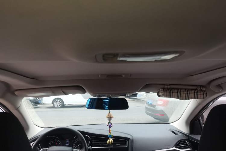 Used Venucia D60 2018 1.6L CVT Smart Connect Elite Edition
