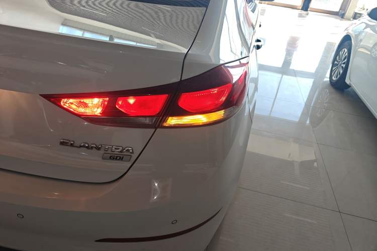 Used Hyundai Elantra 2016 1.6L Automatic ZhiXuan – Elite Version
