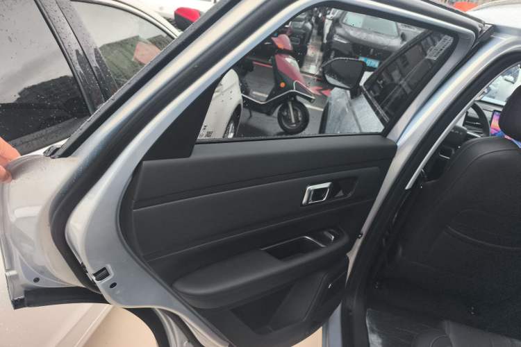 Used Chery Explore 06 C-DM 2024 Luxury Model
