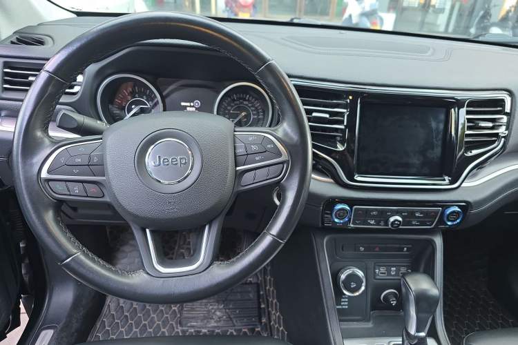 Used  Grand Commander 2018 2.0T Four-Wheel Drive Enjoyment Edition China VI
