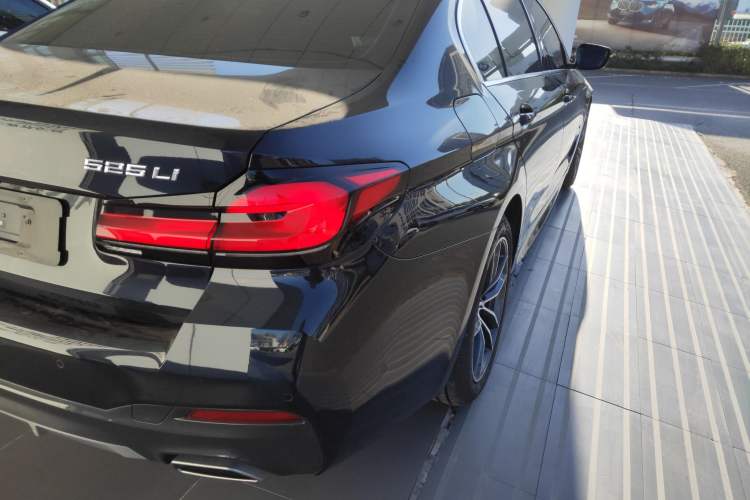 Used BMW 5 Series 2022 Restyled 525Li M Sport Package
