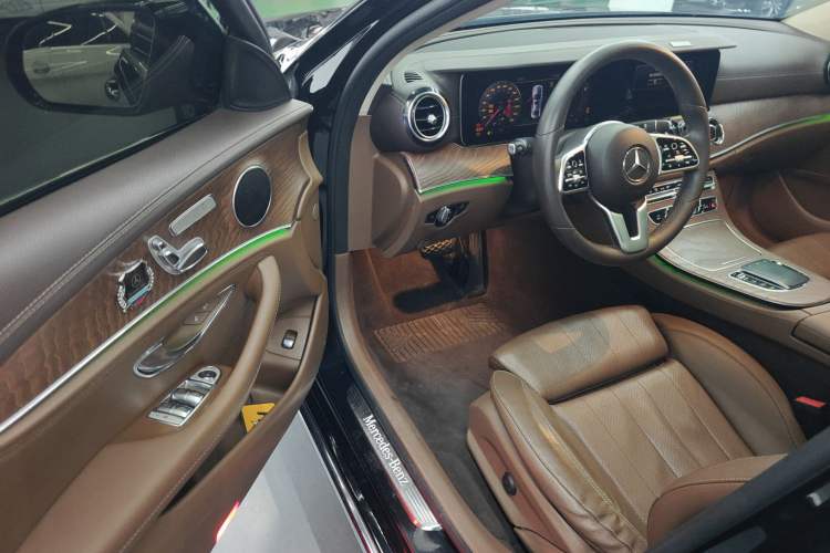 Used Mercedes-Benz E-Class 2020 E 260 L
