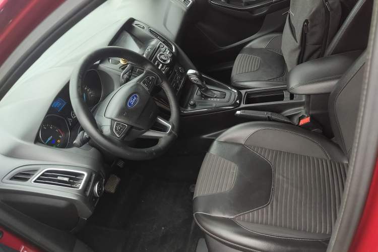 Used Ford Focus 2015 Sedan 1.6L Automatic Trend Model
