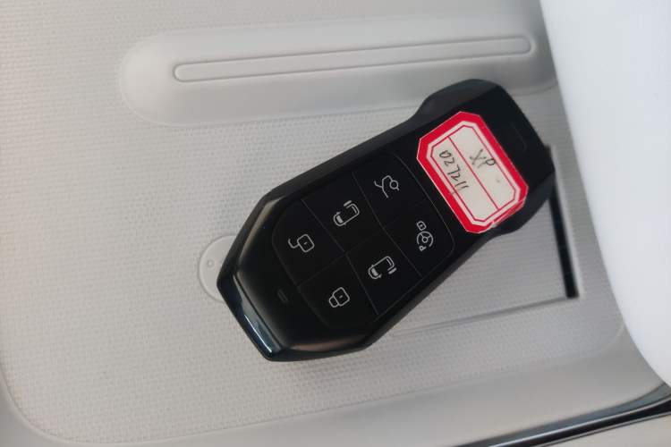 Used XPeng X9 2024 610 Long-Range Pro
