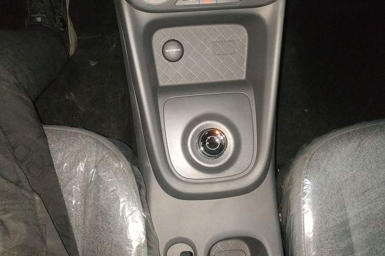 Used Wuling Hongguang New Energy 2024 All-Electric Model 300KM Practical Version
