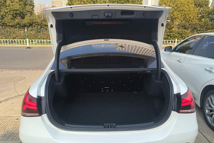 Used Mercedes-Benz A-Class 2021 A 200 L Sport Sedan Fashion Model
