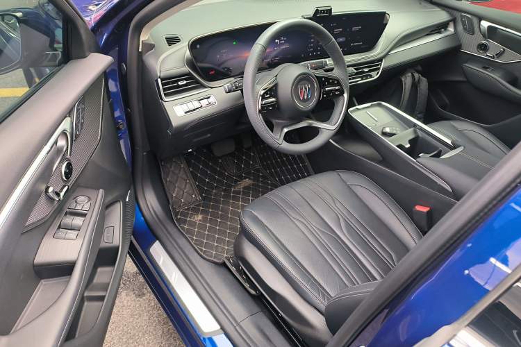 Used Buick LaCrosse 2025 Platinum Avia Edition
