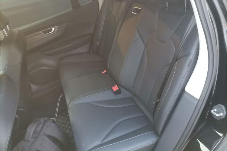 Used Hongqi E-QM5 2022 431 km Charge & Enjoy Edition
