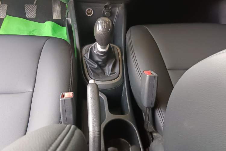 Used Kia K2 2015 Sedan 1.4L MT GLS