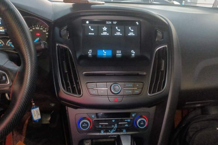 Used Ford Focus 2017 1.5T CTCC White and Black Limited Edition
