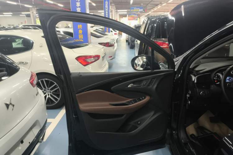 Used Buick Envision 2020 20T Two-Wheel Drive Luxury Model
