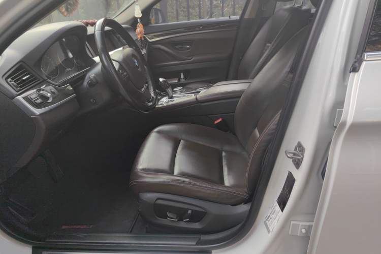 Used BMW 5 Series 2014 525Li Luxury Design Package
