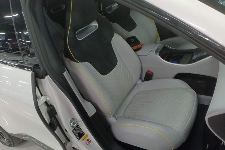 Used  11 2022 Long-Range Dual-Motor Luxury Edition 5 Seats