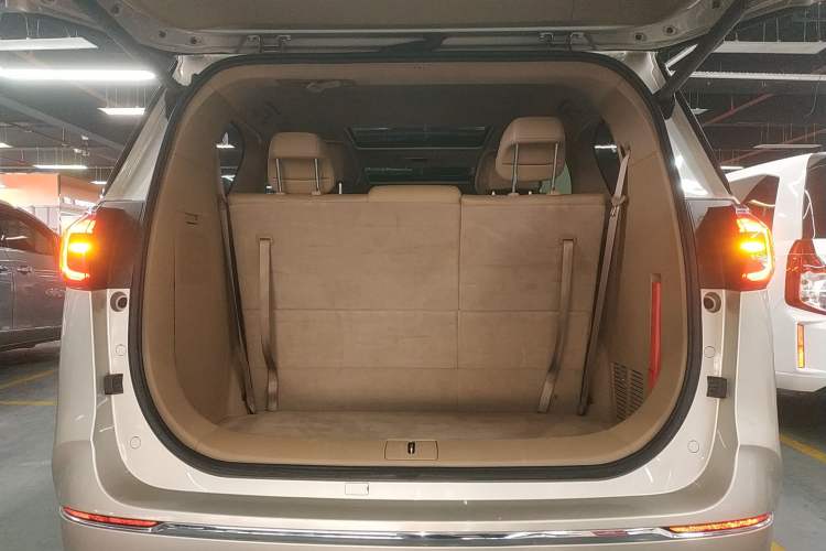 Used Buick GL8 2020 ES Land Cruiser 653T Luxury Model
