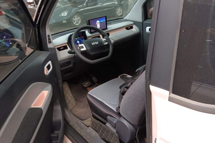 Used Chery QQ Ice Cream 2022 170km Sundae Phosphate Lithium-Ion
