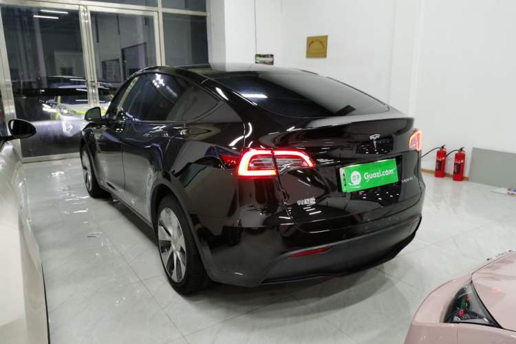 Used Tesla Model Y 2021 Long-Range All-Wheel-Drive Version
