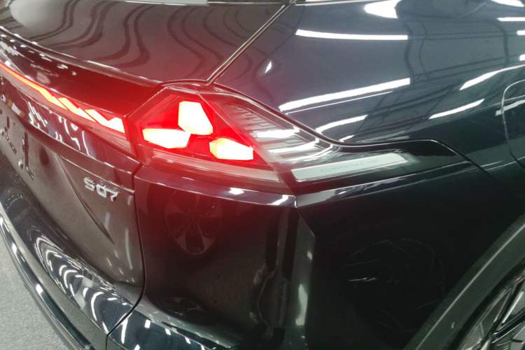 Used  S07 2025 215Max Huawei Qiankun Intelligent Driving ADS SE Range-Extended Version