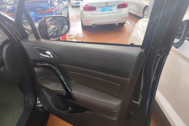 Used GAC Trumpchi GS4 2017 235T Automatic Two-Wheel Drive Luxury Smart Connectivity Version
