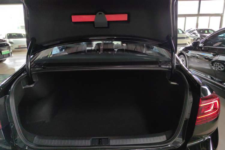 Used Volkswagen Magotan 2025 Zhongxiang Version 280TSI DSG Comfort Edition
