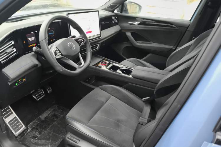 Used Volkswagen Tiguan L 2024 PRO 380TSI Four-Wheel Drive R-Line Prestige Edition
