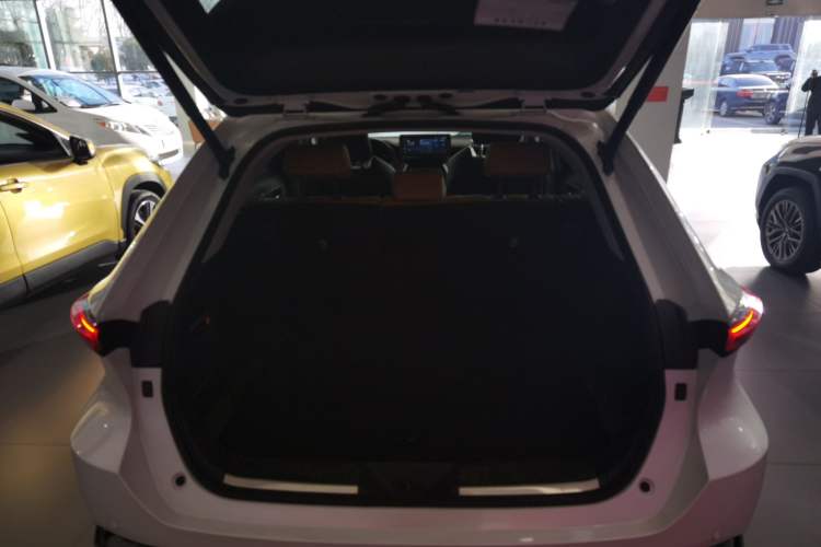 Used Toyota Venza 2023 2.0L CVT Two-Wheel Drive Prestige Version