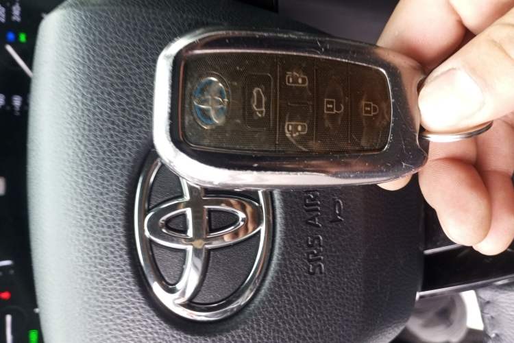 Used Toyota Granvia 2023 2.5L Hybrid Prestige VIP Edition
