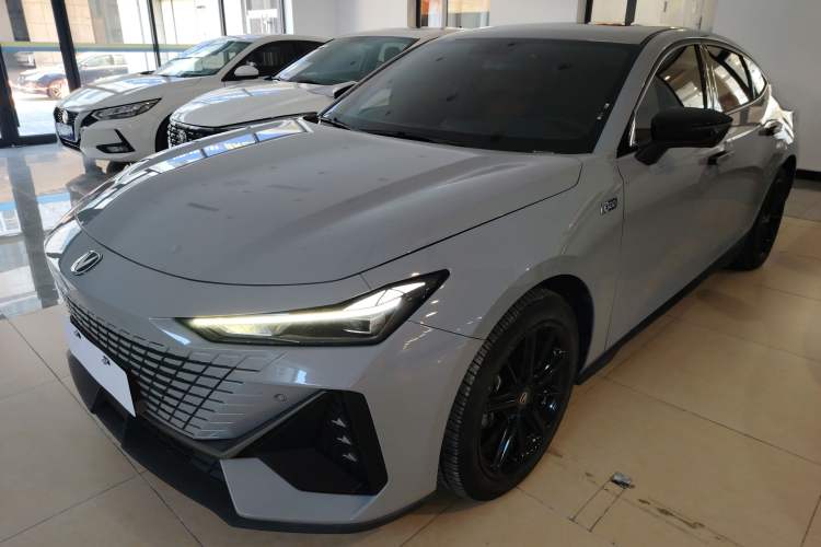 Used Changan UNI-V iDD 2023 Zhidian iDD 1.5T 113km Smart & Fun Version (Rapid Edition)