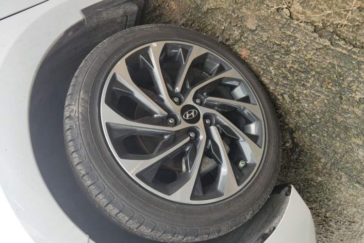 Used Hyundai Elantra 2019 1.4T Dual-Clutch Xuan Dong · Dynamic Model
