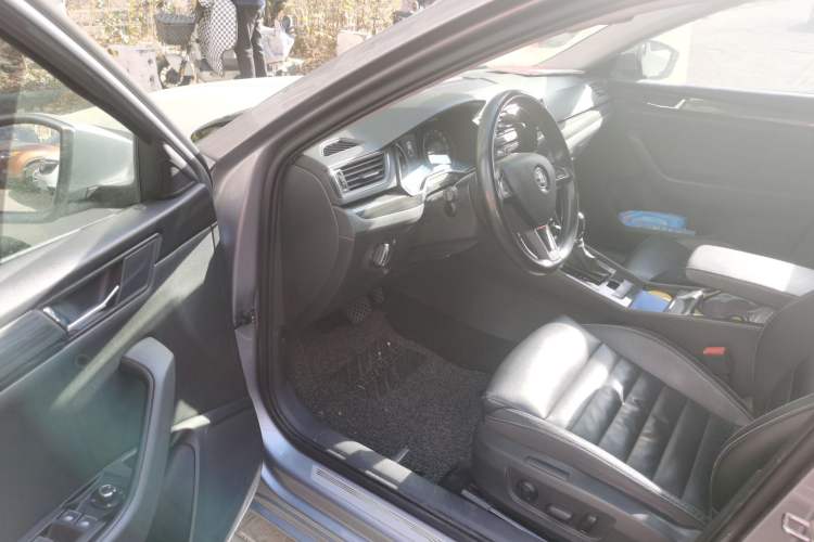 Used Skoda Superb 2016 TSI330 DSG Smart Drive Edition
