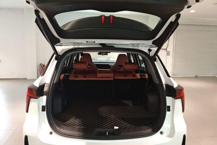 Used Changan CS75 PLUS 2024 3rd Generation Champion Edition 2.0T Intelligent Drive Performance Model
