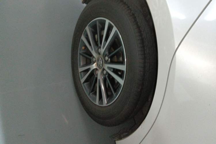 Used Toyota Levin 2016 Dual-Engine 1.8H GS E-CVT Elite Model with Sunroof
