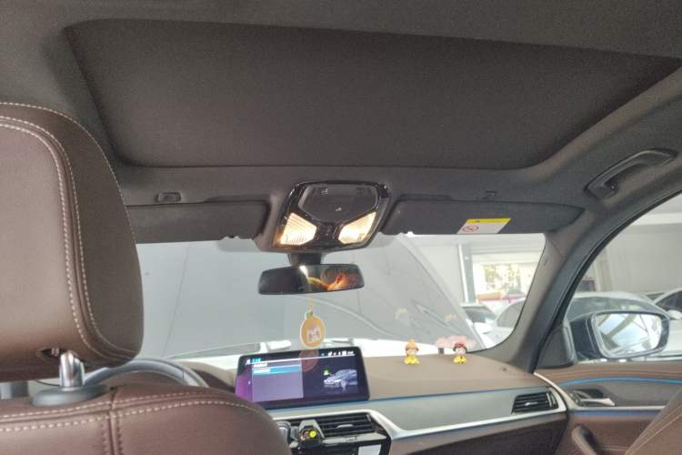 Used BMW 5 Series New Energy 2022 535Le M Sport Package
