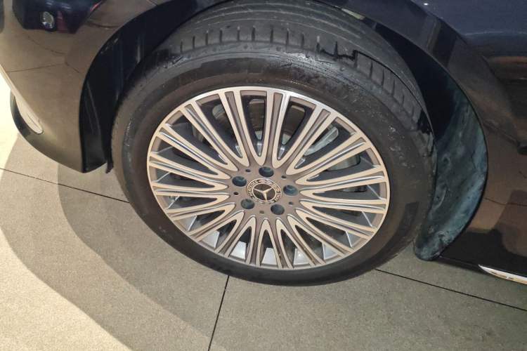 Used Mercedes-Benz E-Class 2022 E 300 L Stylish Model
