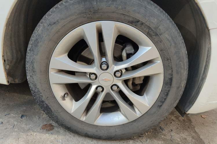 Used Chevrolet Cruze 2015 Hatchback 1.6L Automatic Comfort Edition