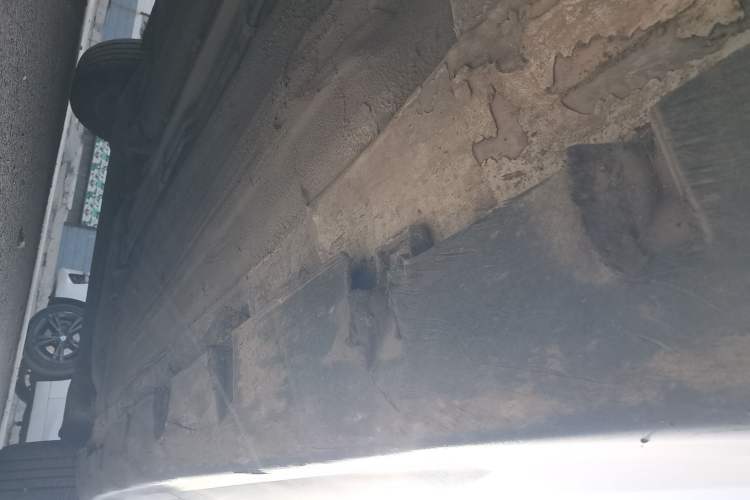 Used Venucia R50 2015 1.6L Manual Fashion Edition
