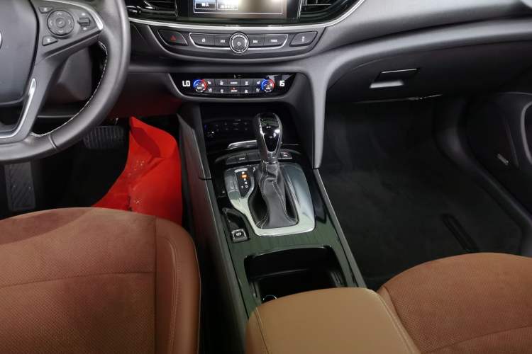 Used Buick Regal 2019 28T Luxury Edition China VI
