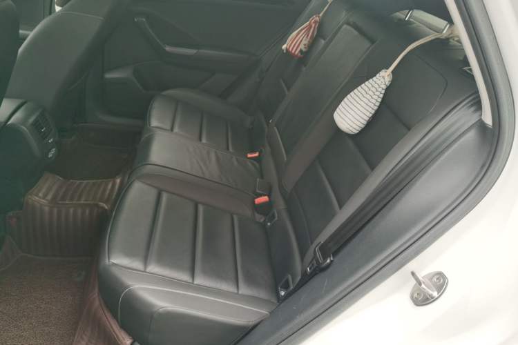 Used Volkswagen T-ROC 2019 280TSI DSG Two-Wheel Drive Comfort Version China VI Standard
