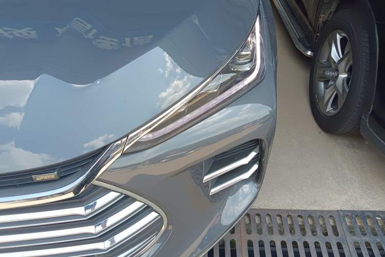 Used BYD Tang New Energy 2018 DM 2.0T All-Wheel Drive Smart Connect Elite 7-Seater China V Emission Standard
