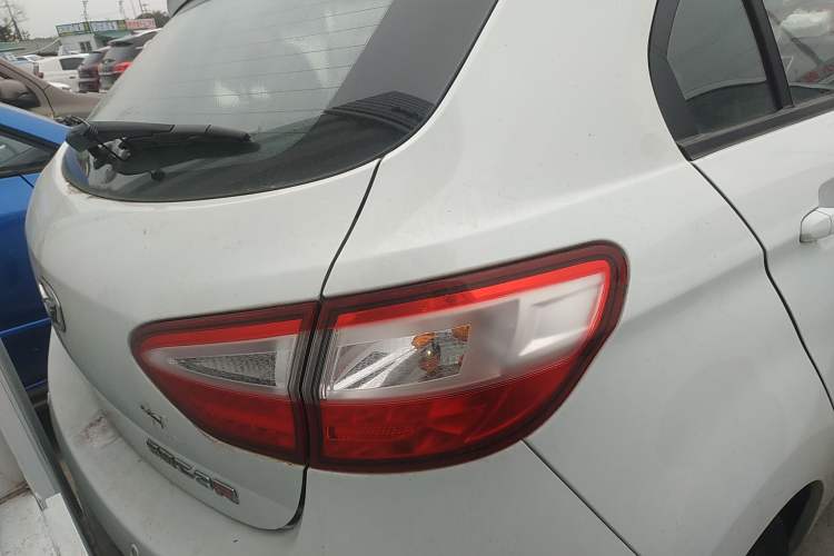 Used Cowin C3R 2015 1.5L Manual Gold Diamond Edition