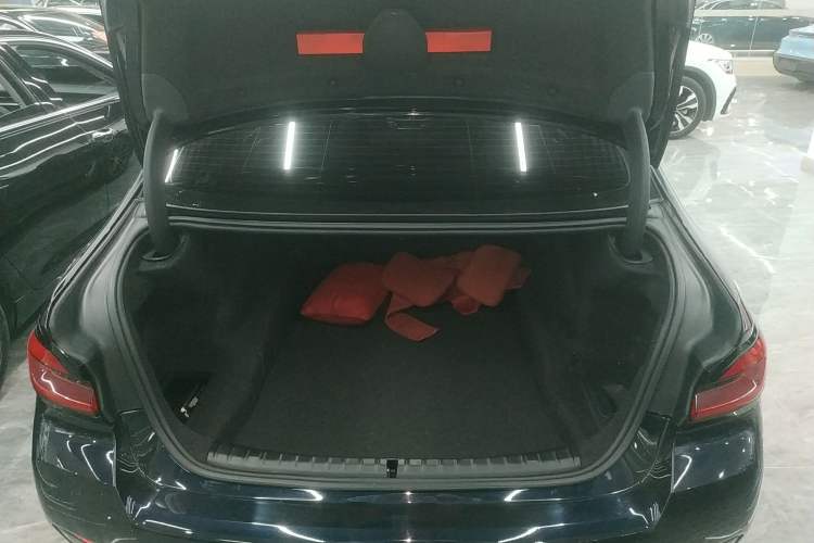 Used BMW 5 Series 2022 Restyled 525Li M Sport Package
